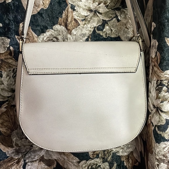 Guess white sling bag - Picture 2 of 8